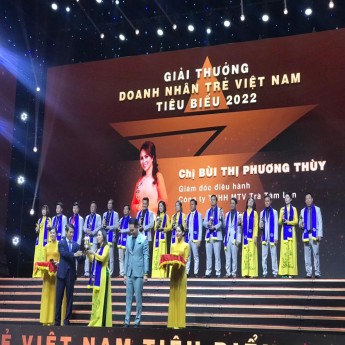 Trao Giải thưởng Sao Đỏ - Doanh nhân trẻ Việt Nam tiêu biểu năm 2022.